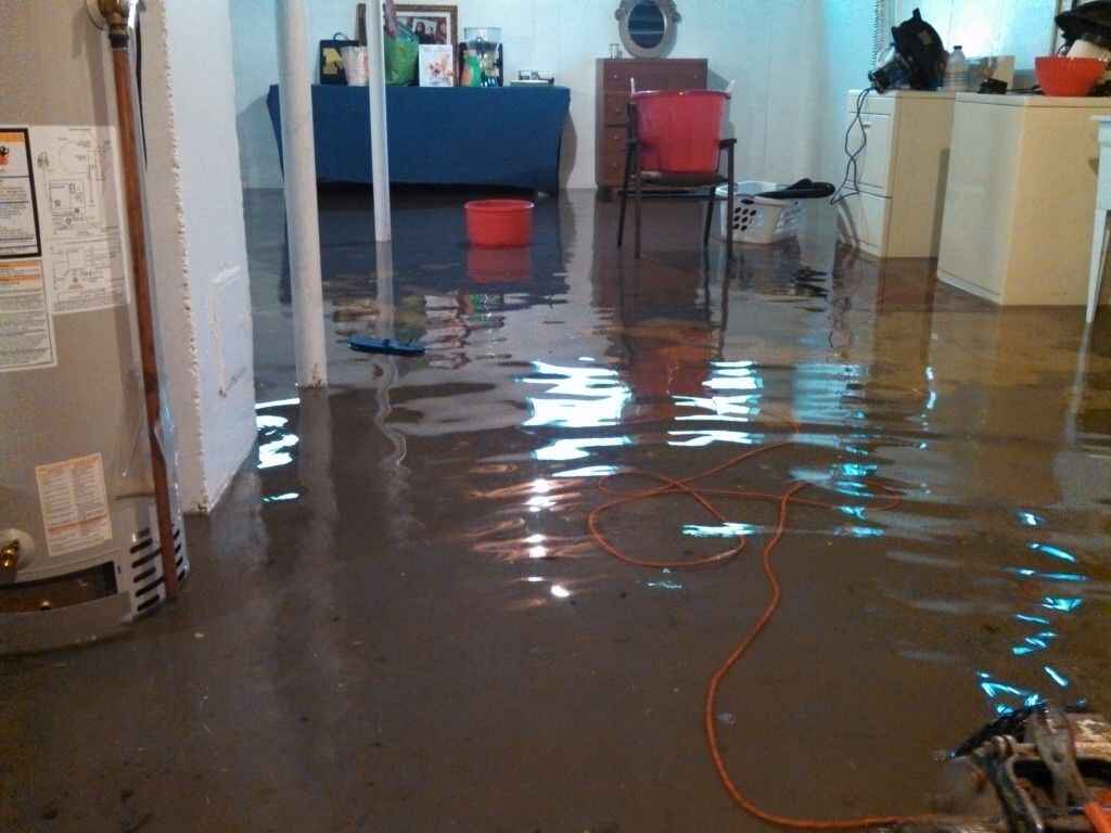 water-leak-in-room